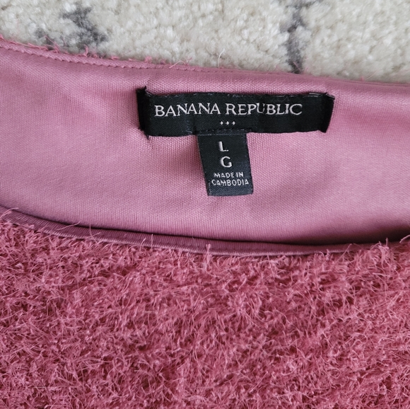 Banana Republic rose pink fluffy sleeveless top - Picture 2 of 4